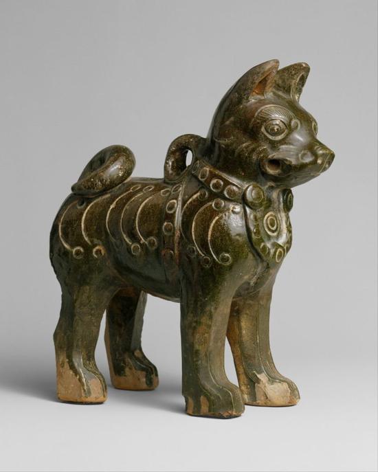 绿釉陶狗，中国东汉（25年—220年）。图片：致谢大都会艺术博物馆