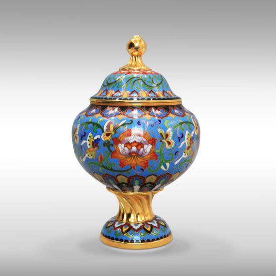 《合美瓶》景泰蓝 创意：荣会文化；创作：中国工艺美术大师张同禄