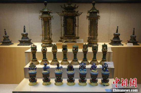 洛阳博物馆藏、原藏北京故宫慈宁宫大佛堂的各类宫廷佛教法物，工艺十分精湛。