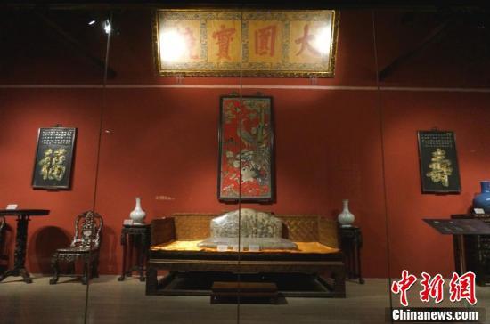 洛阳博物馆藏的清宫廷家具。