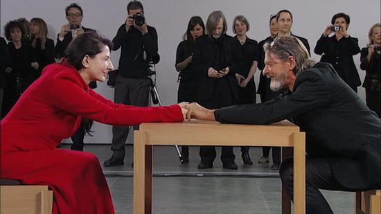 2010年，玛丽娜·阿布拉莫维奇、乌雷在纽约现代艺术博物馆的“握手”